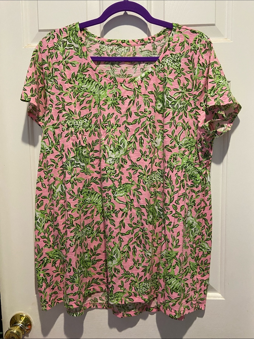 Lilly Pulitzer Etta Tee- Rousseau Pink Mane Character-
XXL - Like New